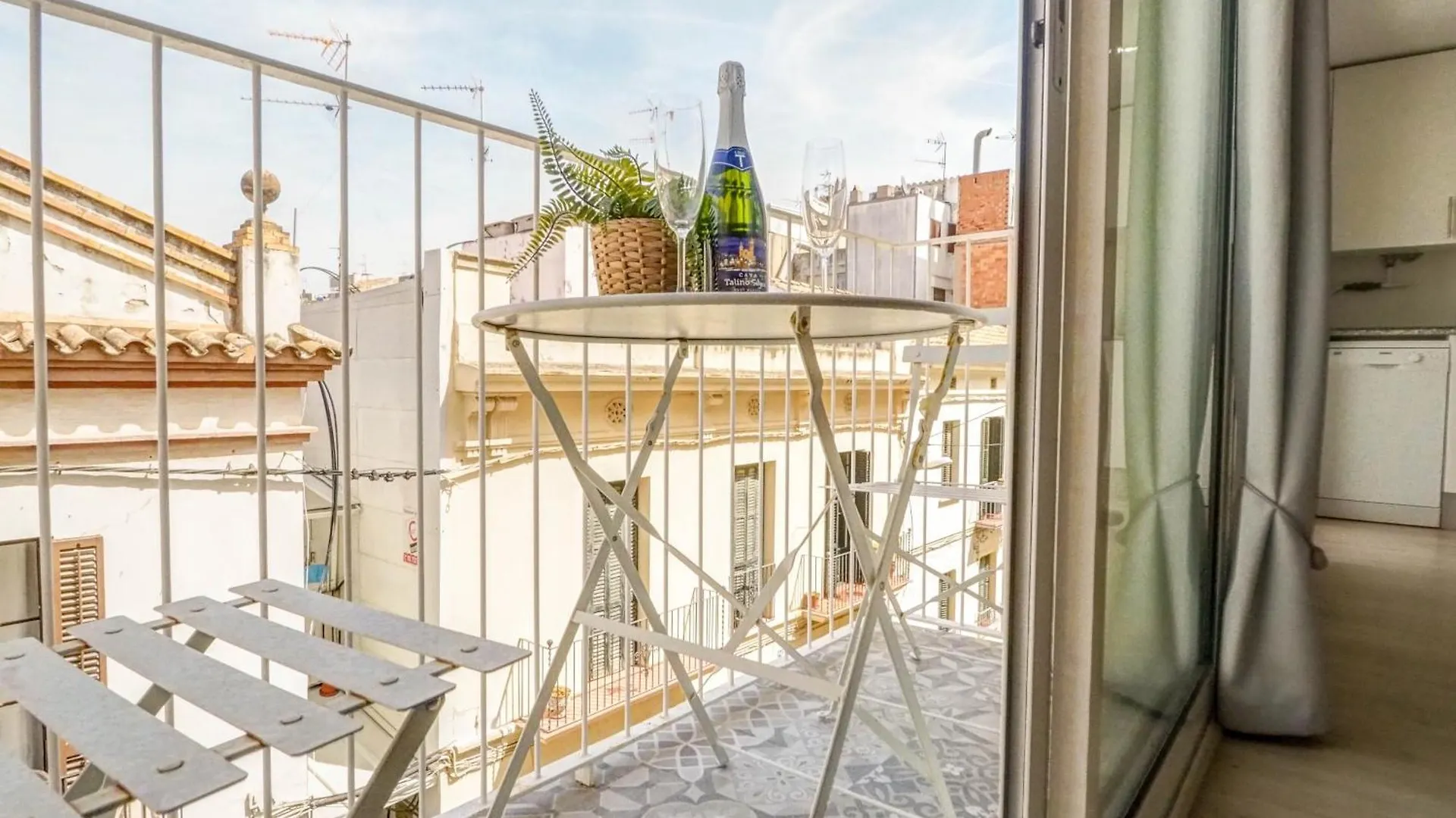 Happy Diamond By Hello Homes Sitges