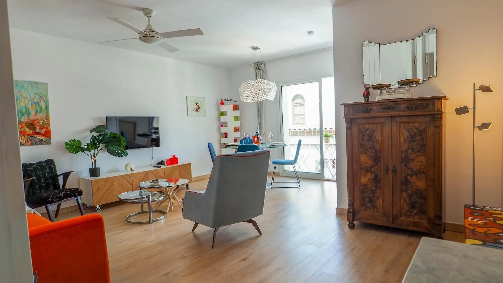 Happy Diamond By Hello Homes Sitges