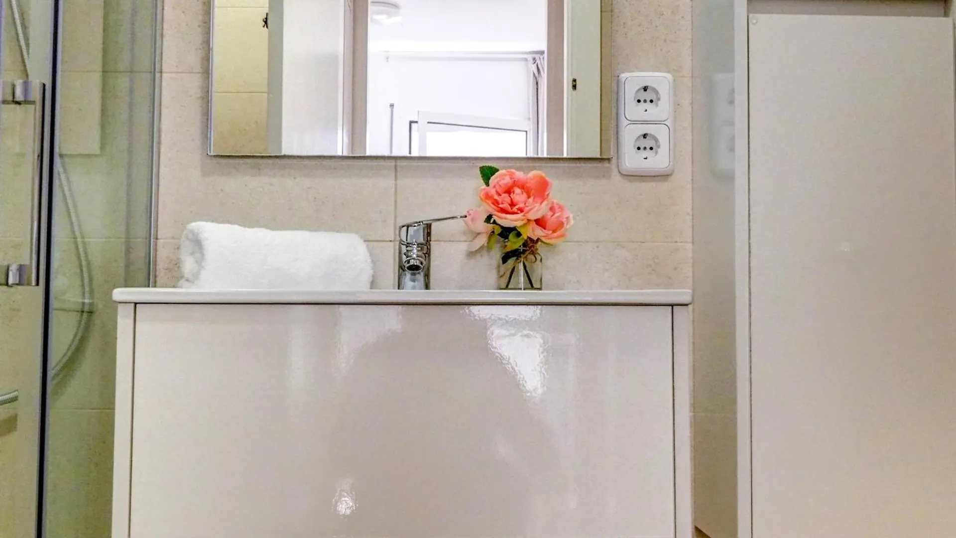 Happy Diamond By Hello Homes Sitges