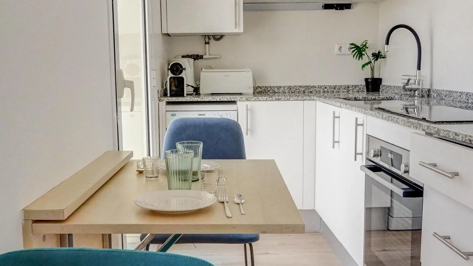 Happy Diamond By Hello Homes Sitges 0*,