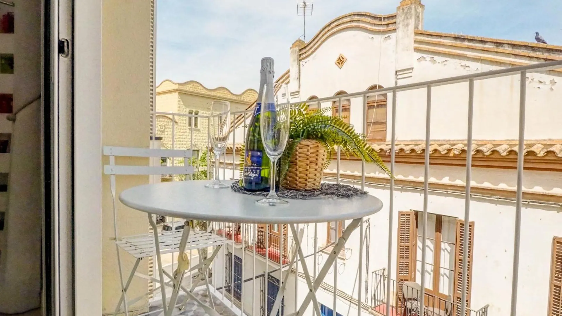 Happy Diamond By Hello Homes Sitges
